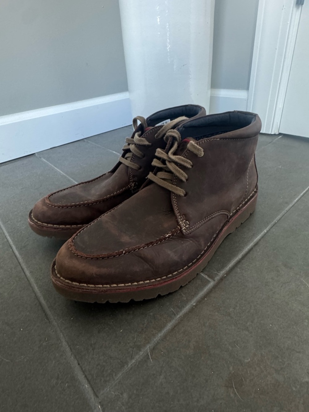 Clarks Vargo Rise Brown Leather Chukka Boots – Men’s Size 12